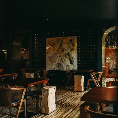 酒店 托雷尔前卫酒店