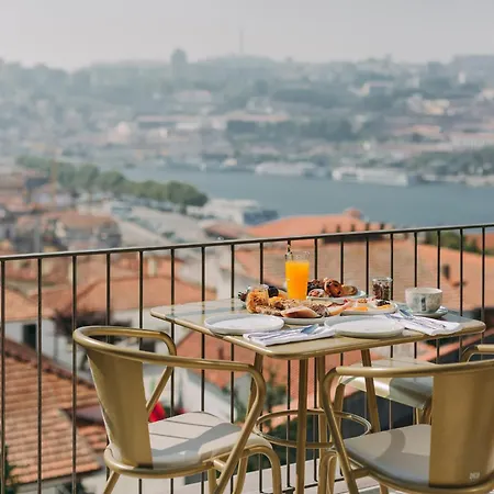 托雷尔前卫酒店 5*